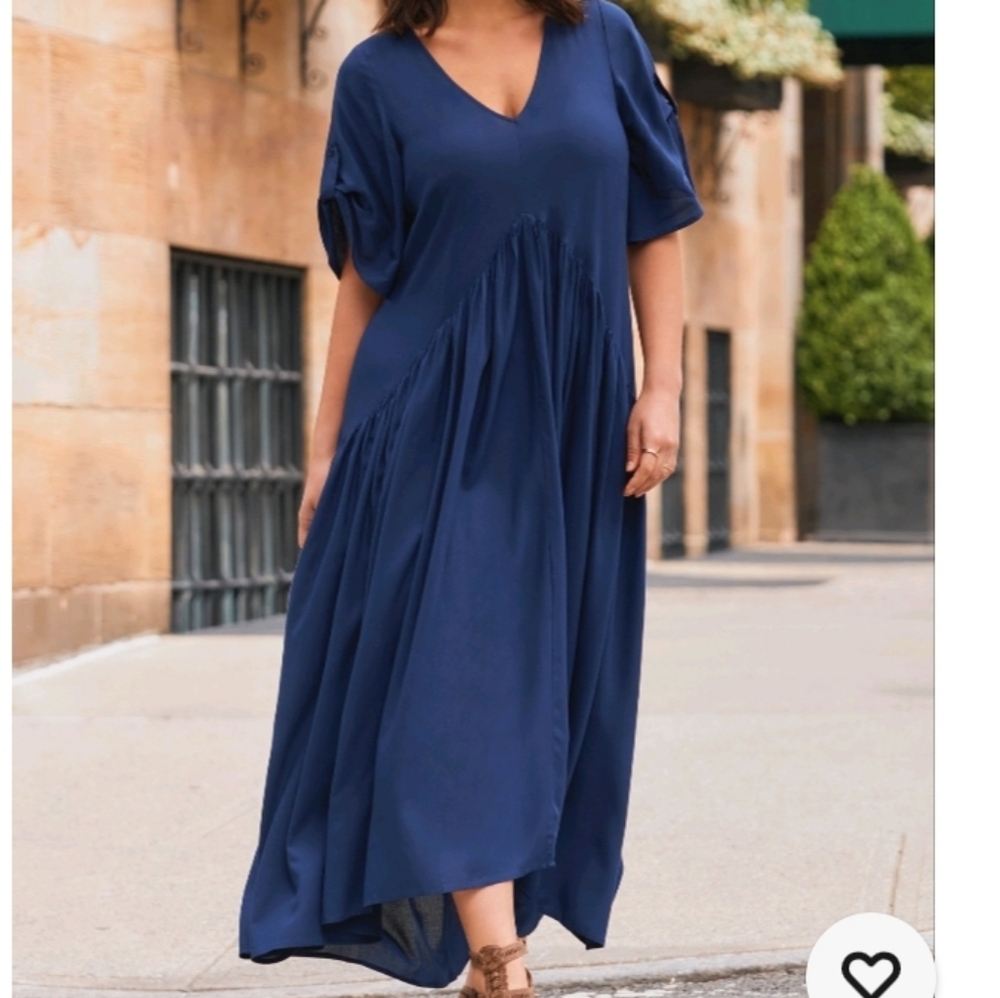Avenue Dress Maxi Blue Flowy Plus Size 26/28 V Neck Pullover Tie Back Belted